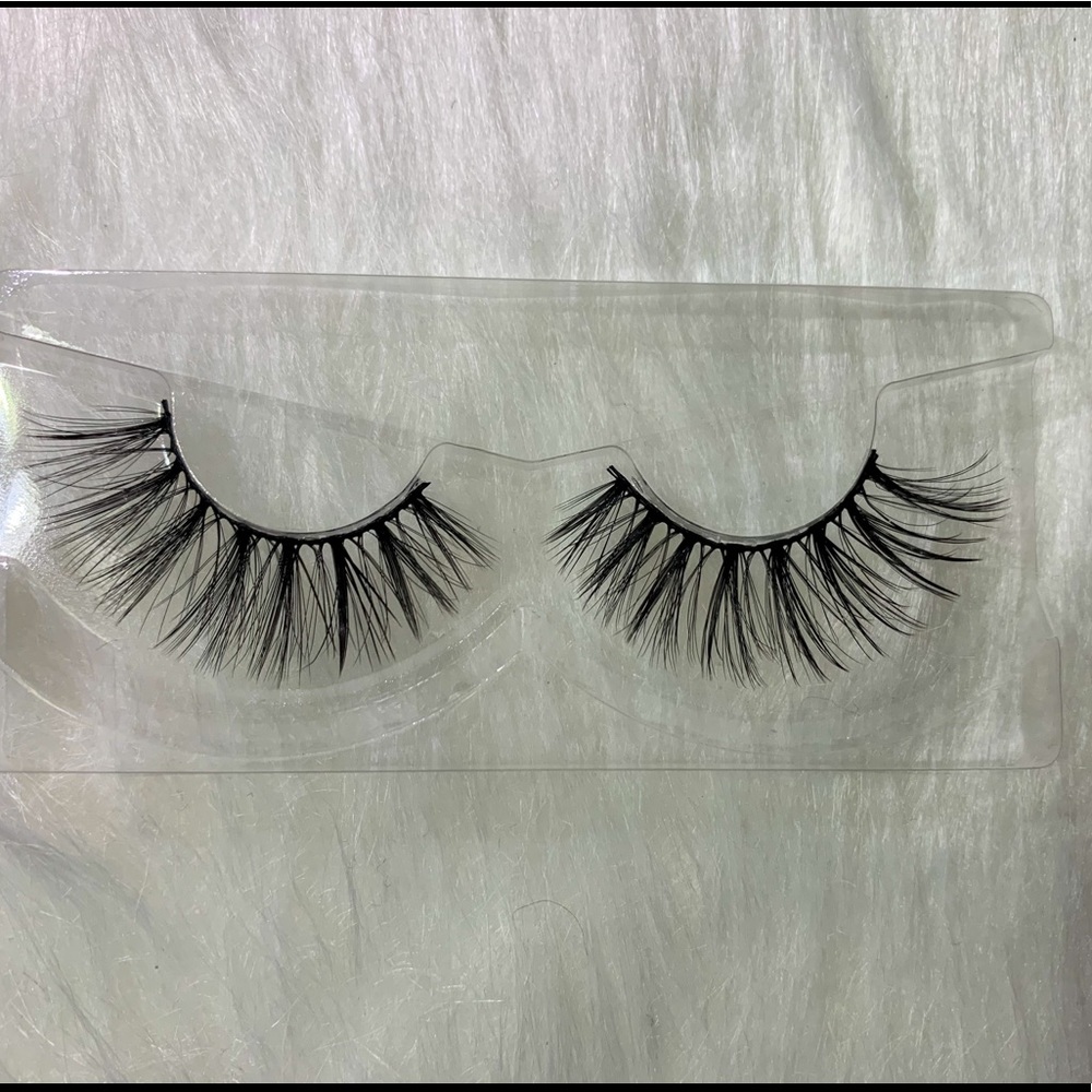Sofi- Mink eyelashes